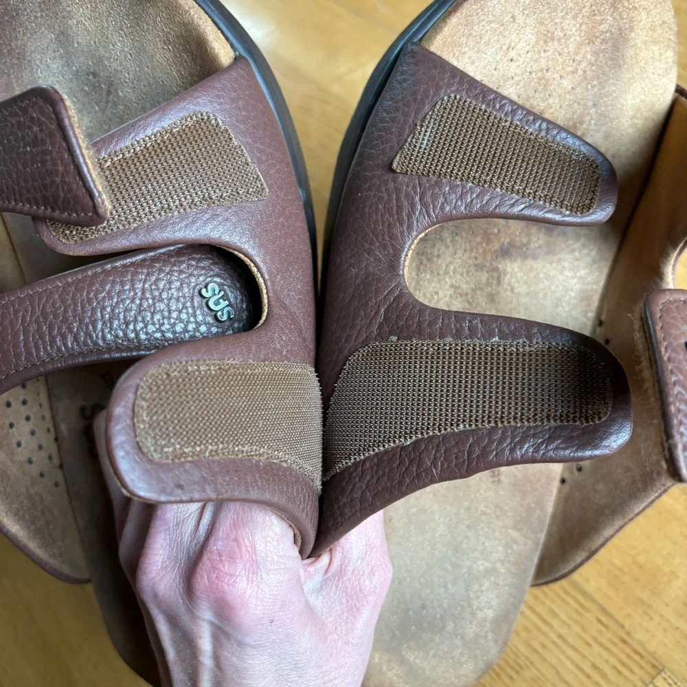 SAS Cozy Leather Slide Sandals Comfortable brown Adjustable Amber Women’s Sz 8.5